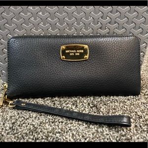 Michael Kors Wallet/Wristlet